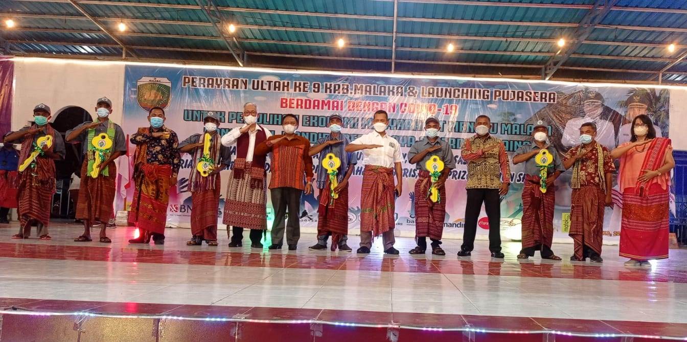 Bertepatan HUT Malaka, Sebanyak 32 KK Transmigran Terima Kunci Rumah