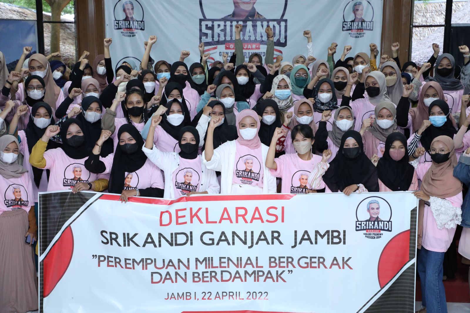 Srikandi Ganjar di Provinsi Jambi mendeklarasikan dukungan kepada Gubernur Jateng Ganjar Pranowo maju sebagai capres di 2024, Jumat (22/4)