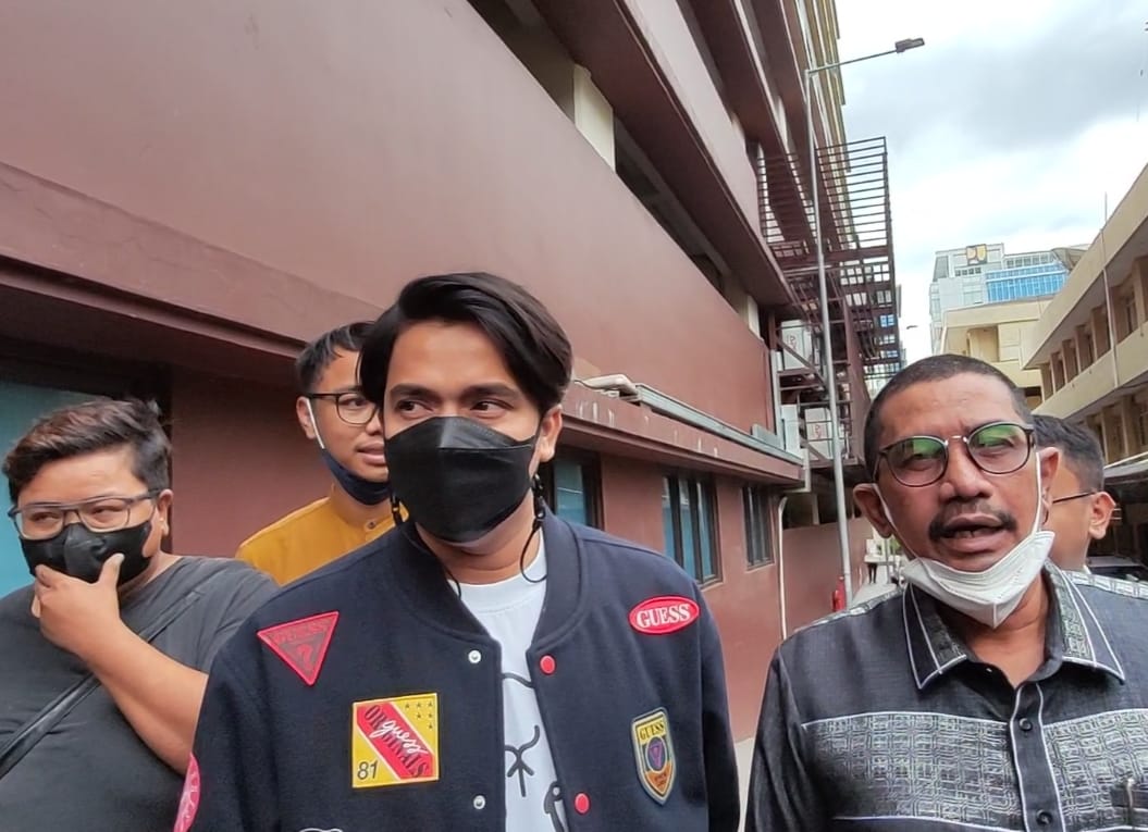 Billy Syahputra di Gedung Bareskrim Polri, Senin (28/4)