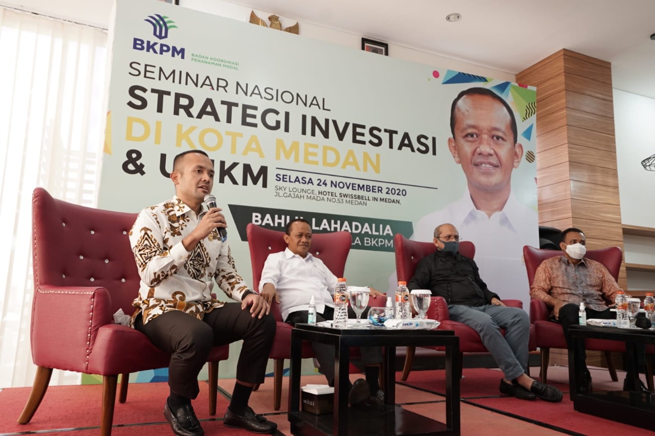 Akbar Himawan Buchari.