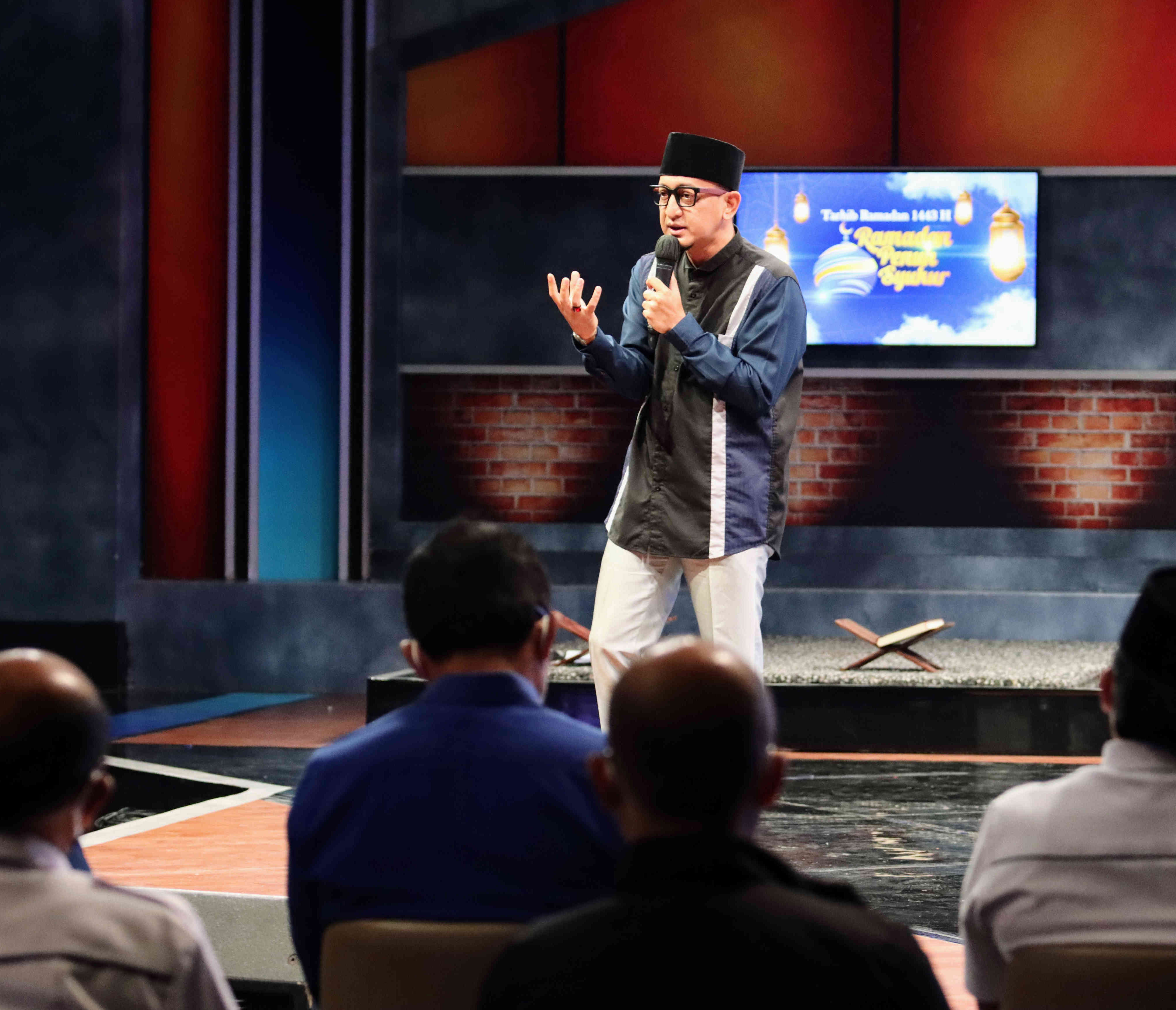 Ustadz Zacky Mirza menyampaikan tausiyah diacara Tarhib Ramadan 2022 Media Group, di Grandstudio Metro TV, Jakarta, Jumat (1/4/2022).