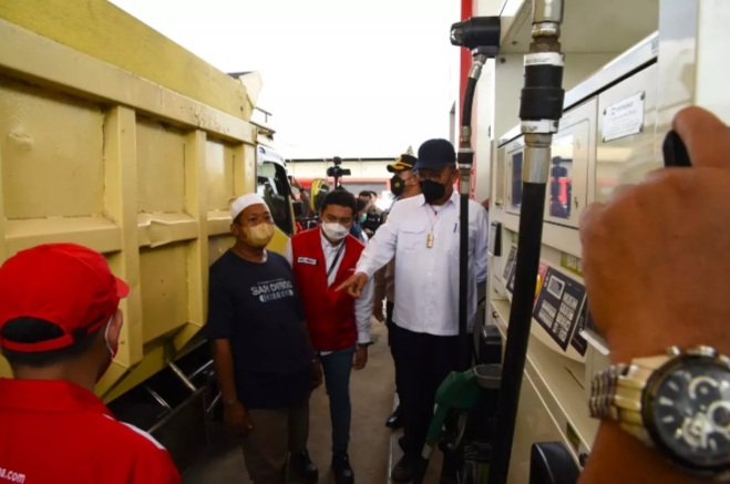 Menteri ESDM saat melakukan sidak di SPBU wilayah Samarinda.