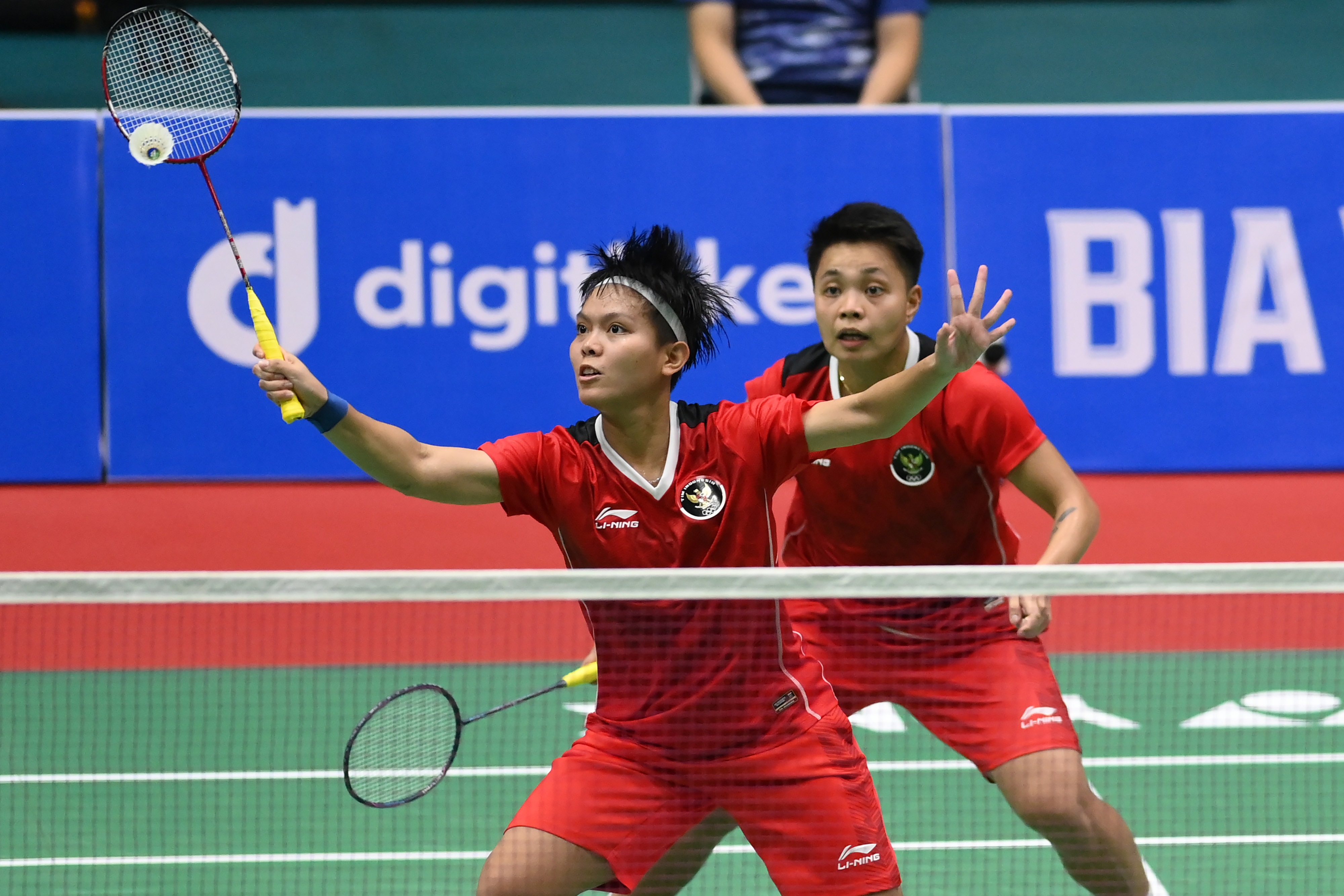 Pebulu tangkis ganda putri Indonesia Siti Fadia/Apriyani Rahayu saat berlaga di SEA Games Vietnam.