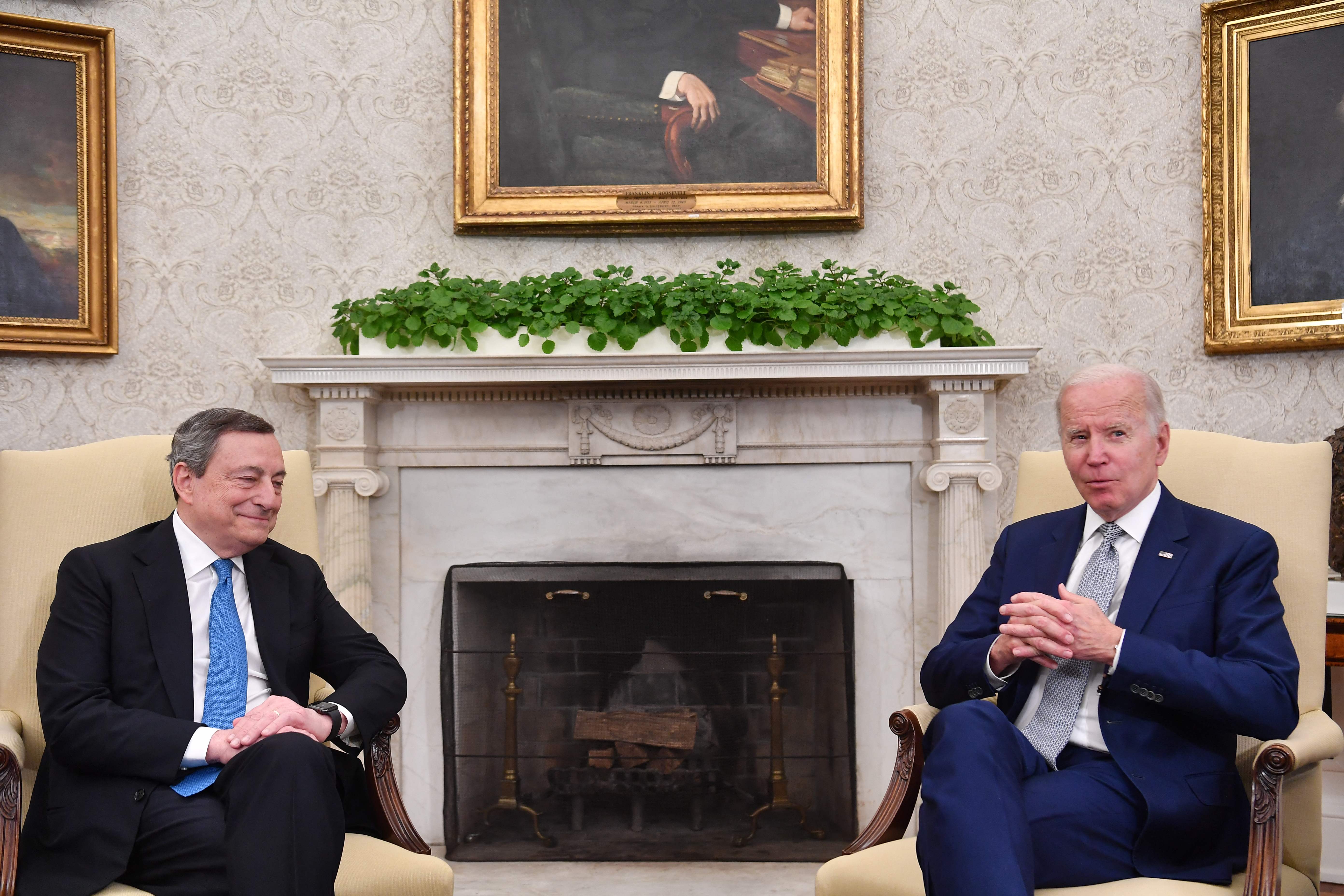 Presiden AS Joe Biden bertemu dengan PM Italia Mario Draghi di Gedung Putih.