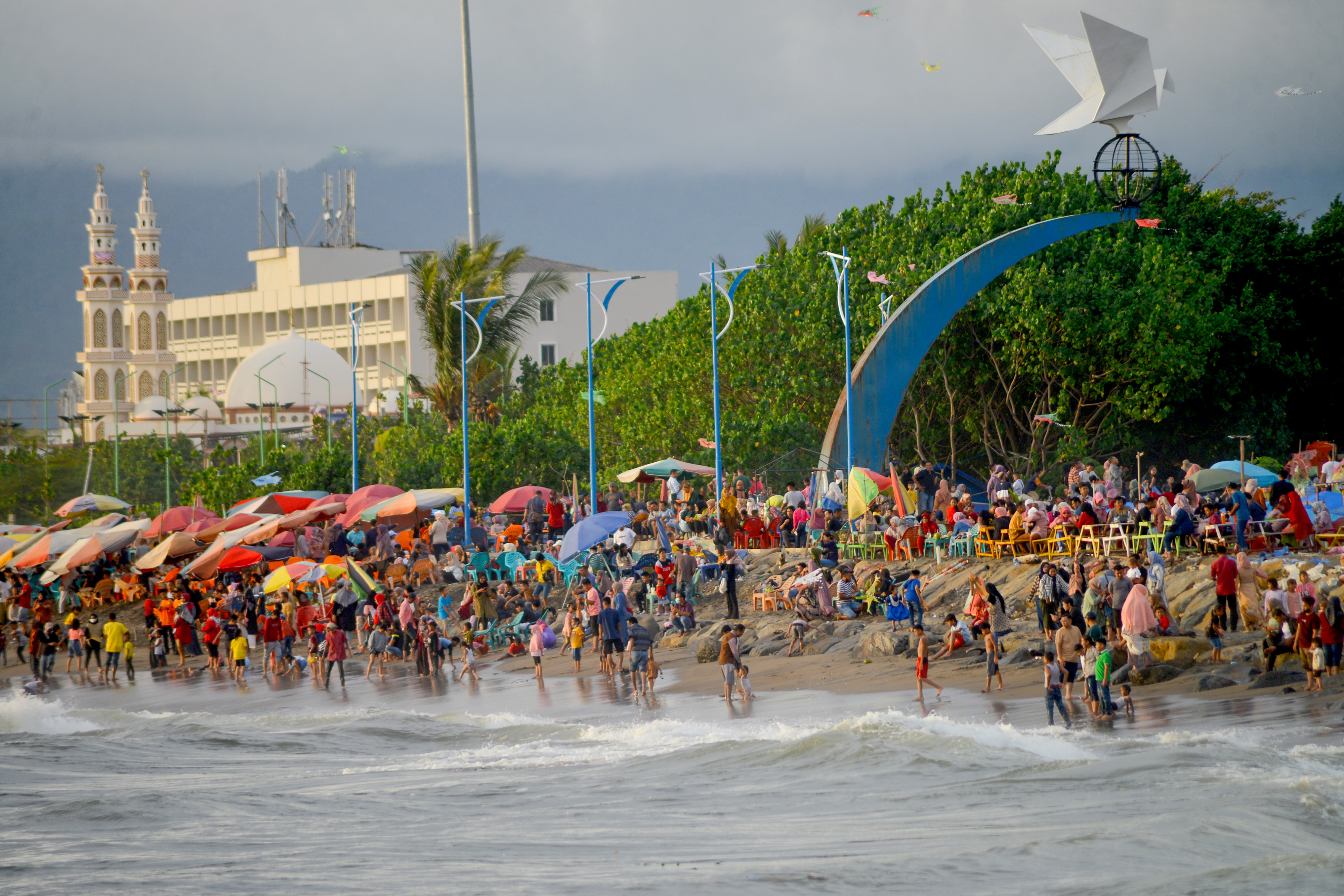Ilustrasi wisata pantai di Padang