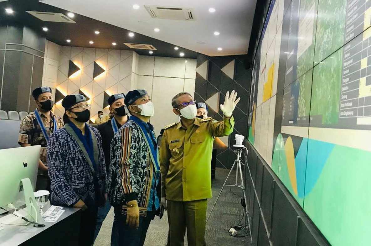 Gubernur Kalimantan Barat H. Sutarmidji, S.H., M.Hum mengapresiasi kegiatan konsultasi GMKI wilayah 14 yang telah terselenggara dengan baik,