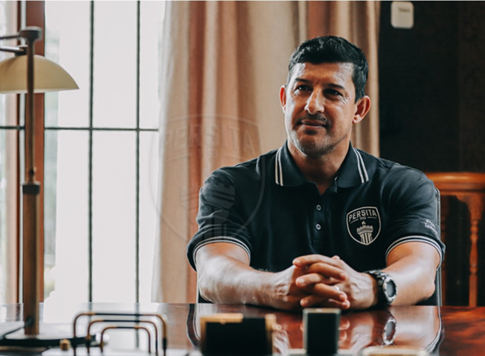 Pelatih Persita Alfredo Vera