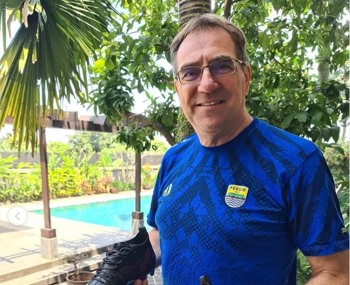 Pelatih Persib Robert Rene Alberts