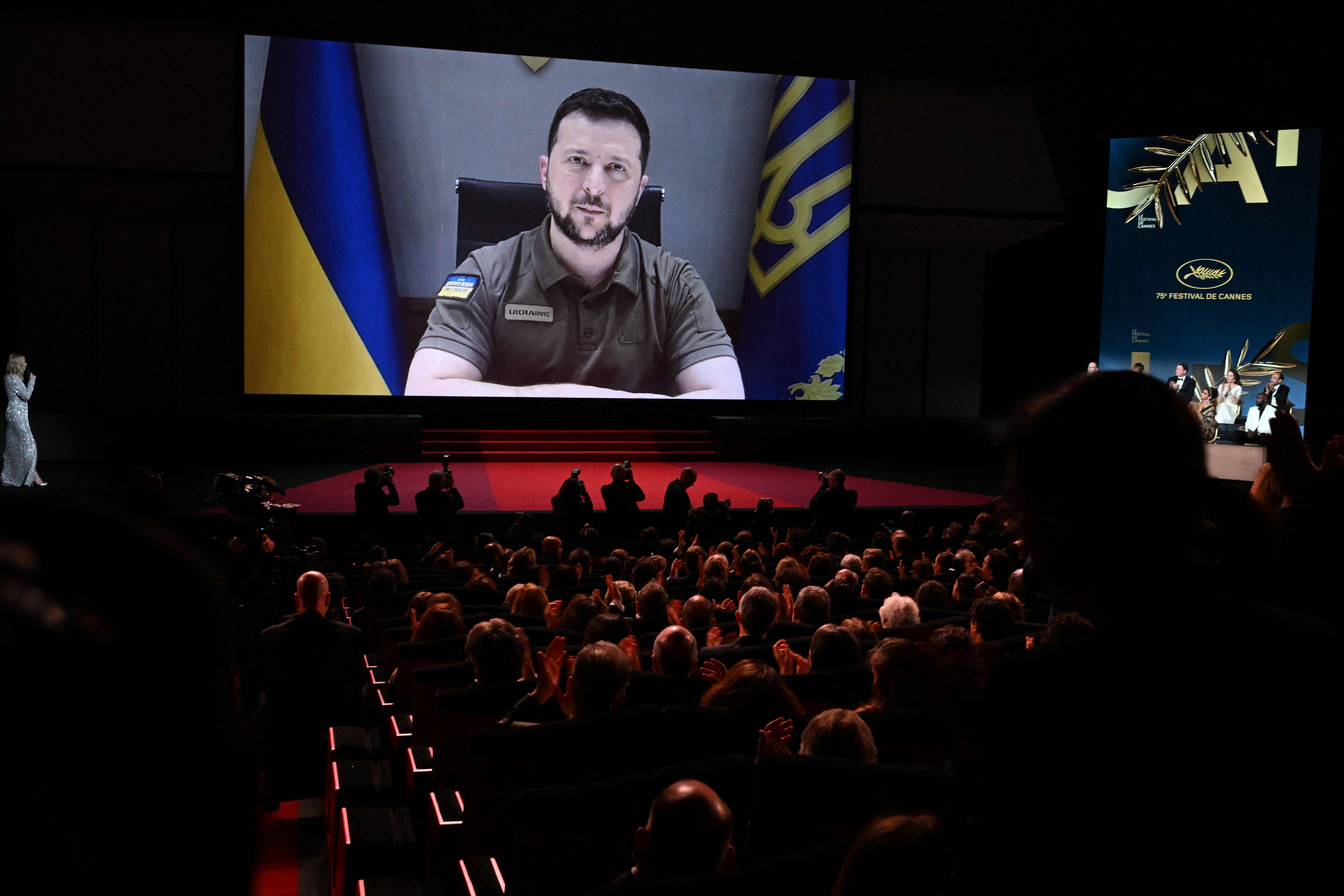 Presiden Ukraina Volodymyr Zelensky berpidato lewat video rekaman di ajang pembukaan Fetival Film Cannes.