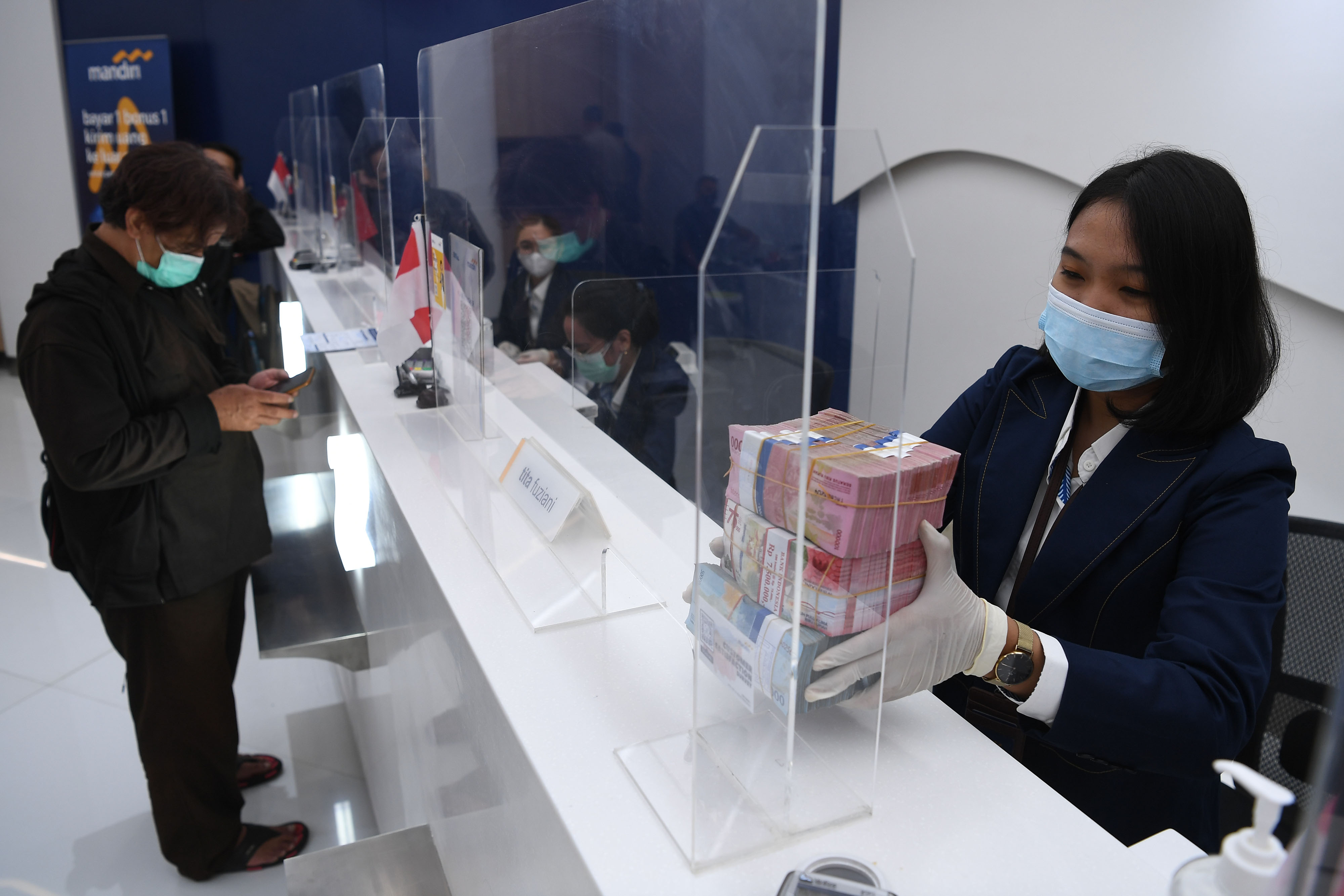 Layanan di salah satu cabang Bank mandiri