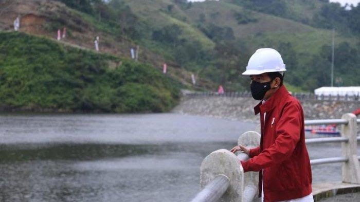 Presiden Joko Widodo di Bendungan Tapin, Kalsel