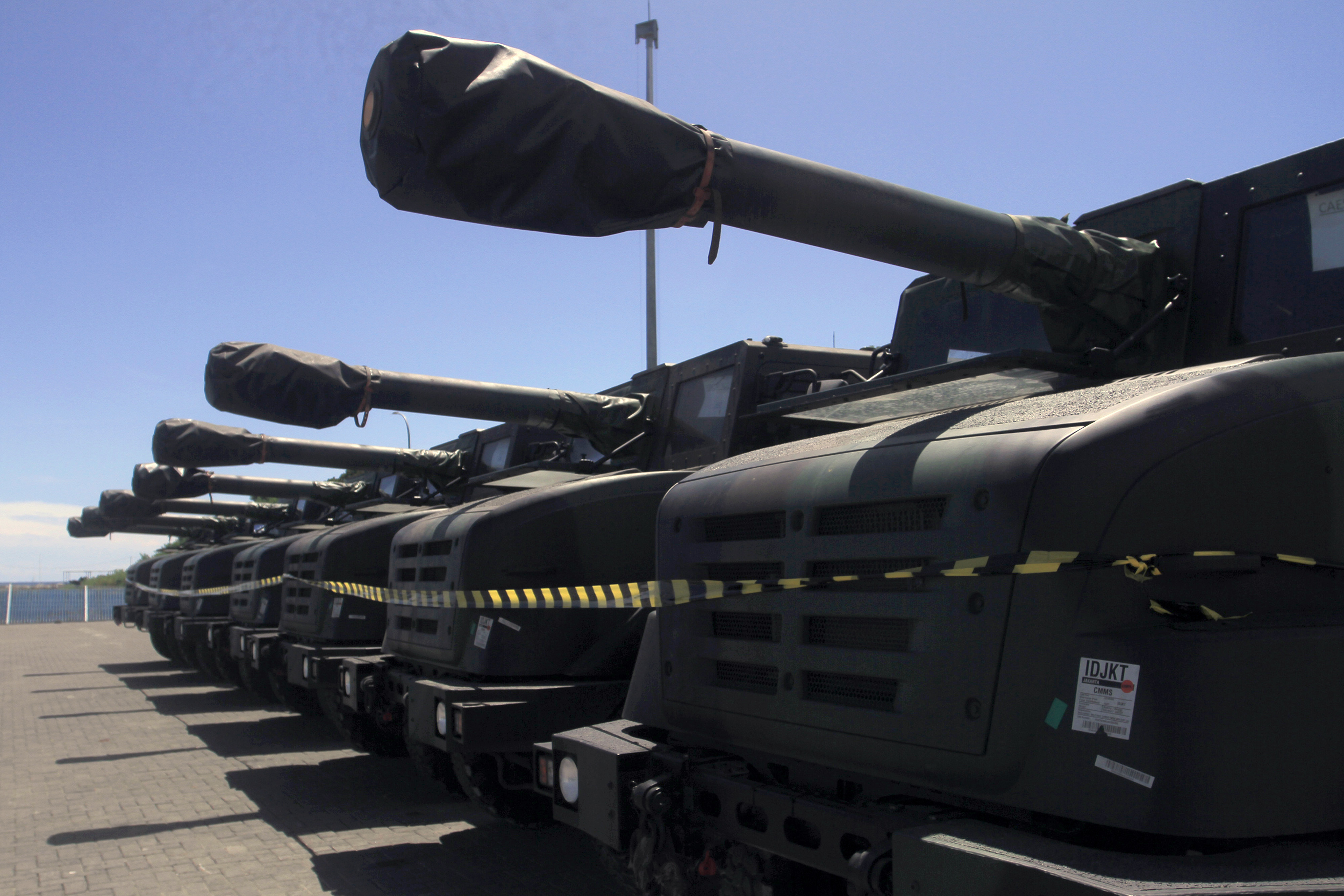 Sejumlah kendaraan Meriam Cesar 155 milik Batalyon Artileri Medan (Armed) 20/155 GS/BY