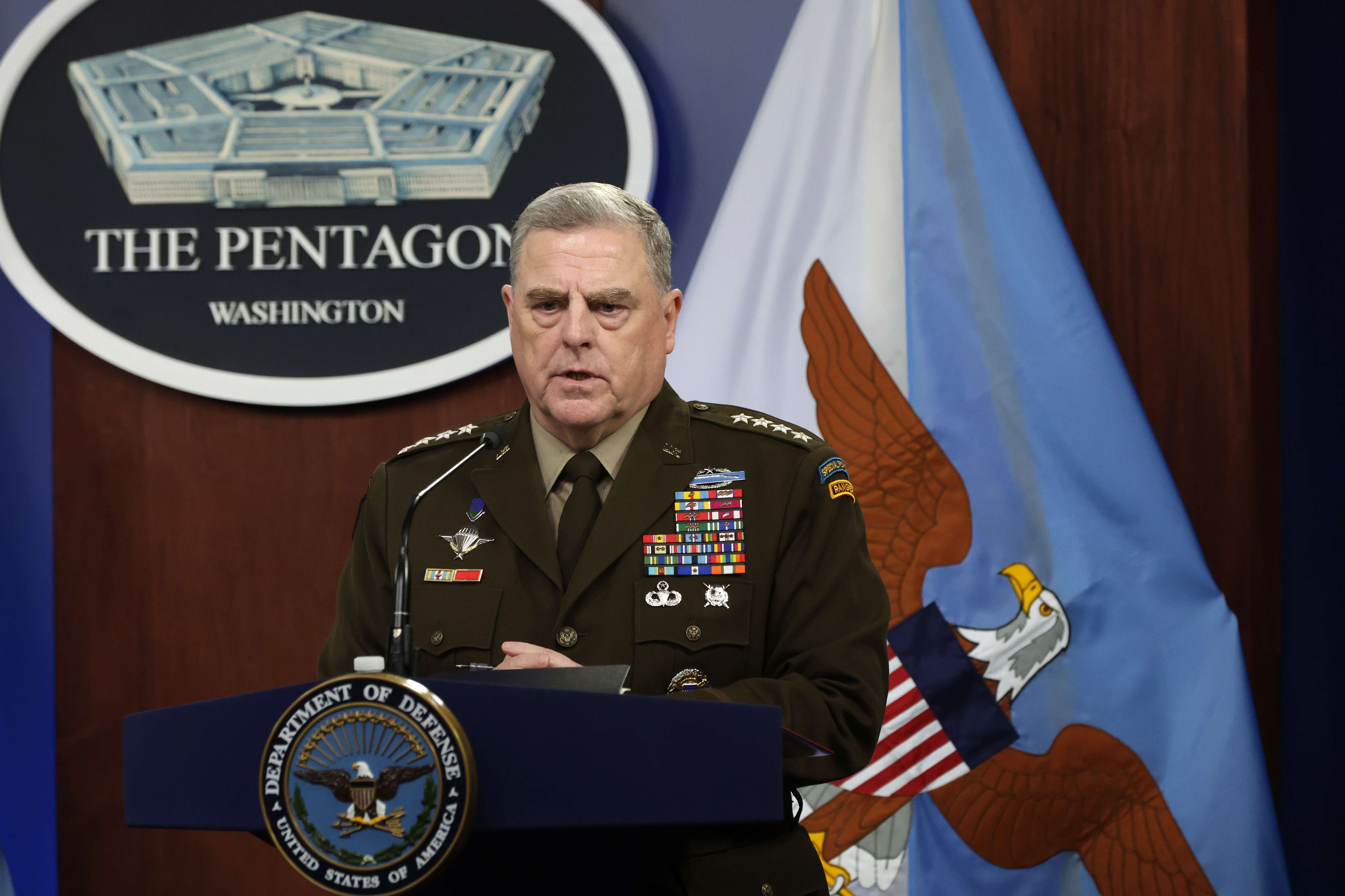 Menteri Pertahanan AS Lloyd Austin menyebutkan ada 20 negara siap bantu persenjataan bagi Ukraina melawan Rusia, Senin (23/5)