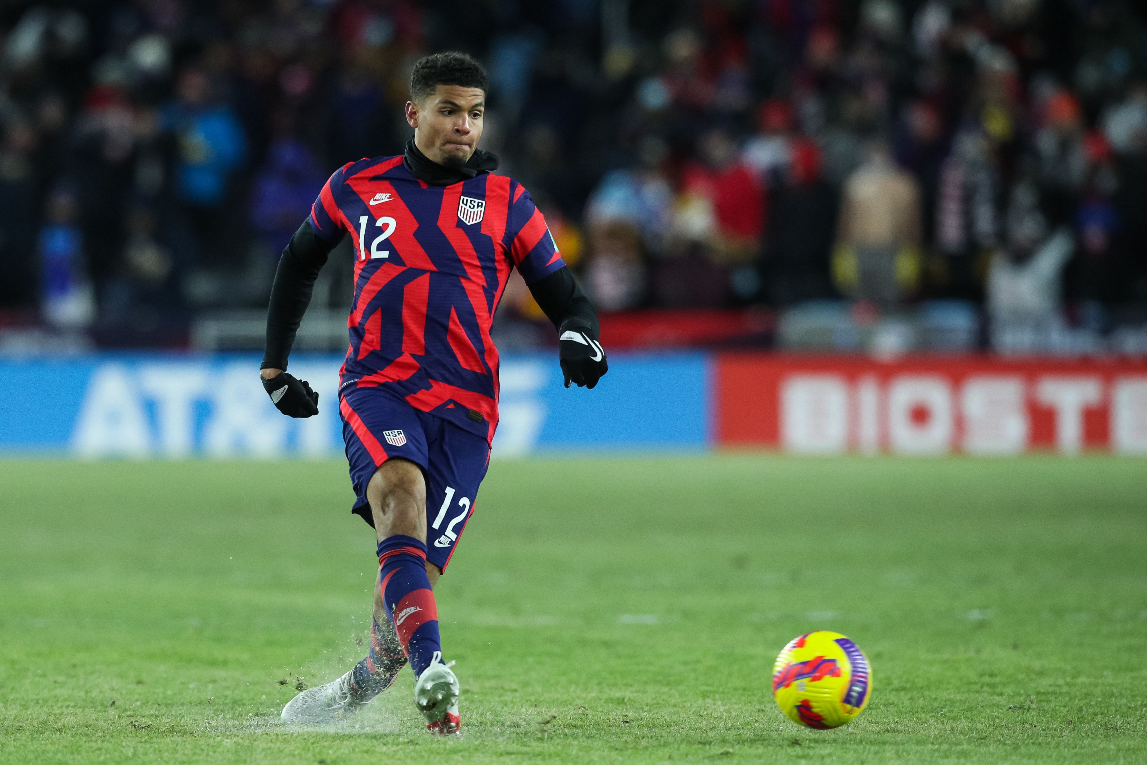 Bek timnas Amerika Serikat Miles Robinson