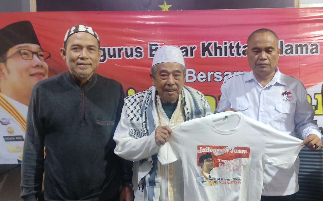 Deklarsi dukungan kiai kultural Nahdlatul Ulama (NU) Jatim kepada Ridwan Kamil. 