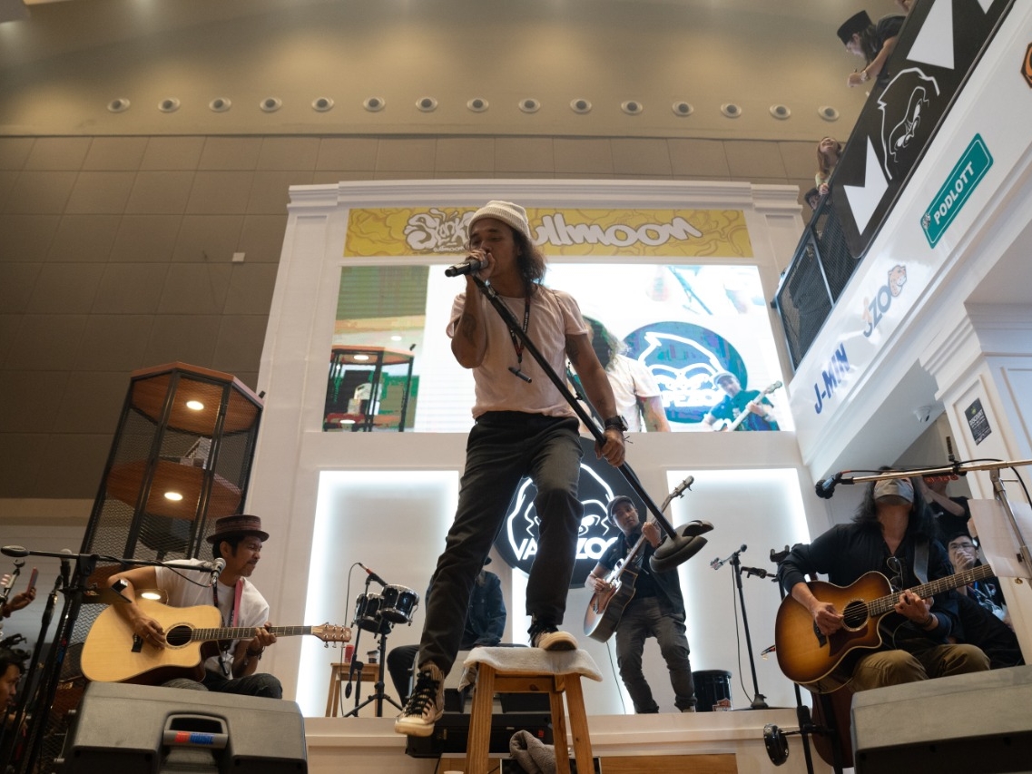 Penampilan Slank pada acara JIVE 2022 (Jakarta International Vape Expo) di JIEXPO pada 28-29 Mei 2022.