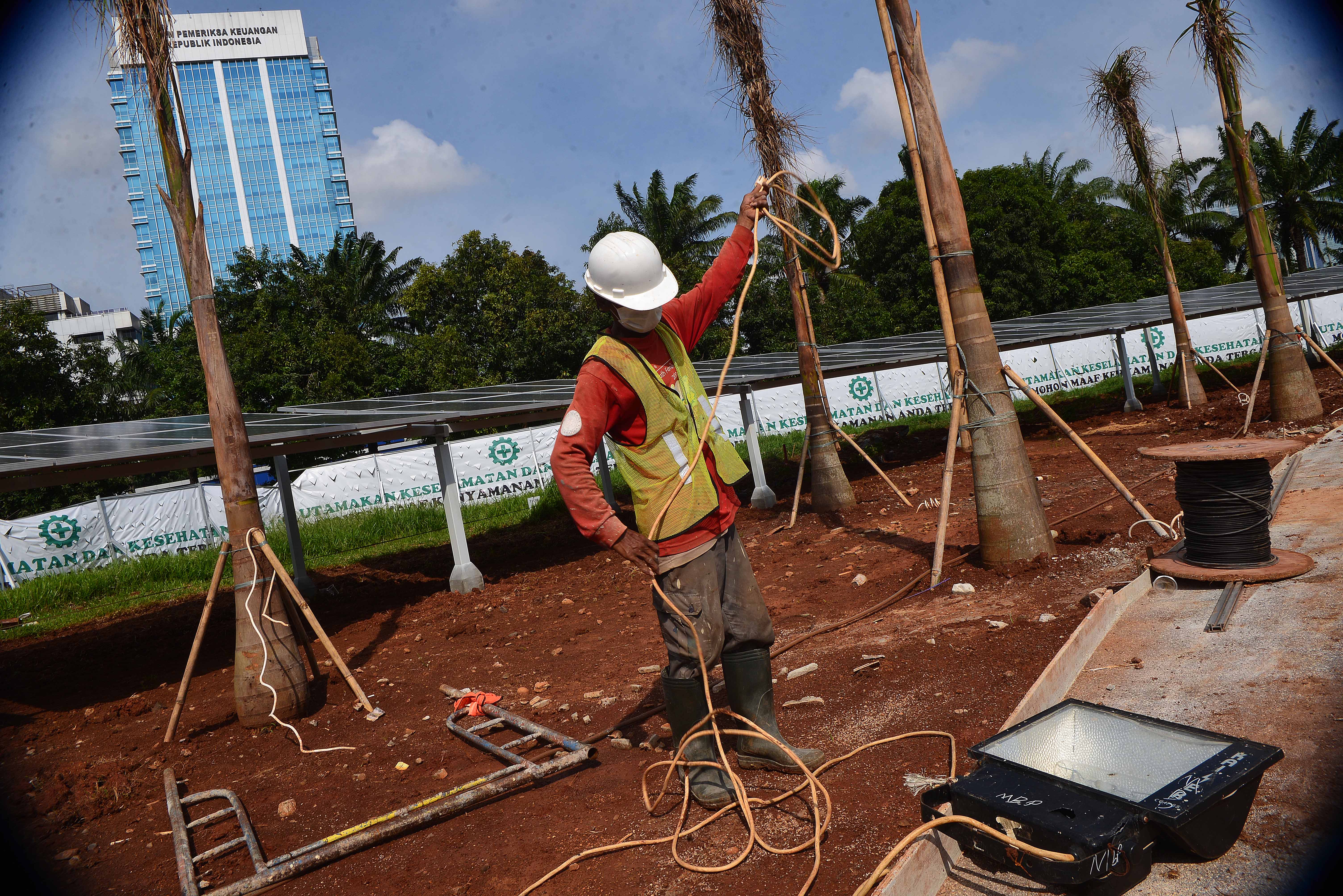 Pembangunan PLTS Atap di Gedung DPR/MPR