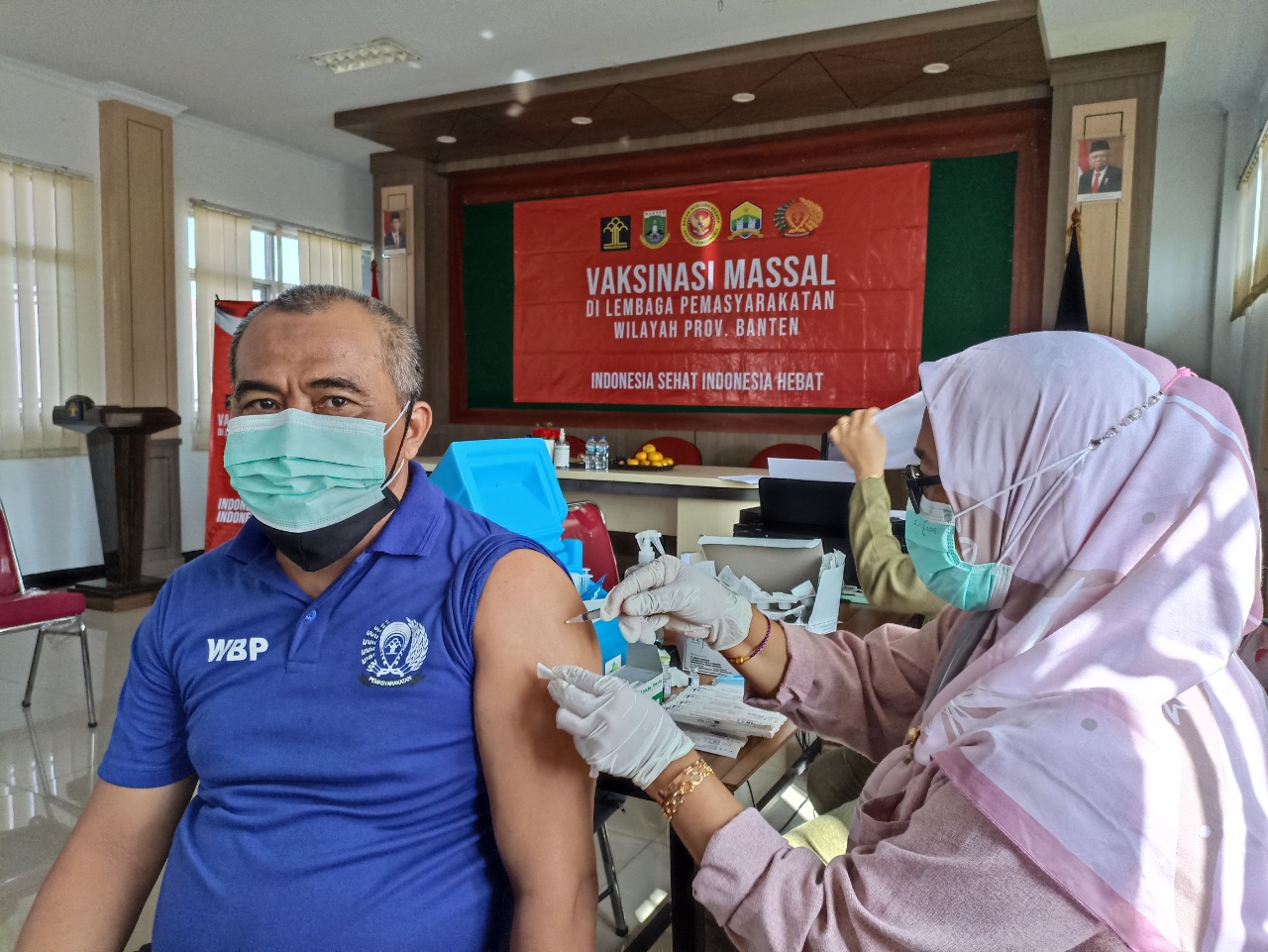 Badan Intelijen Negara (BIN) di Banten menggencarkan vaksinasi covid-19 dari rumah ke rumah hingga terpusat untuk capai target.