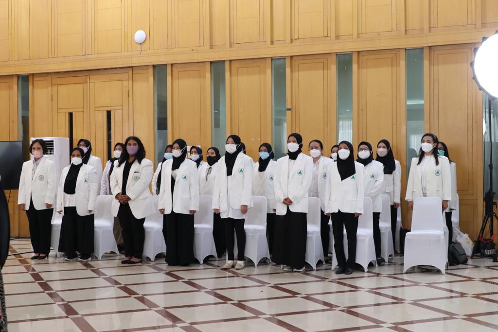 Calon perawat yang siap dikirim untuk bekerja ke Arab Saudi.  