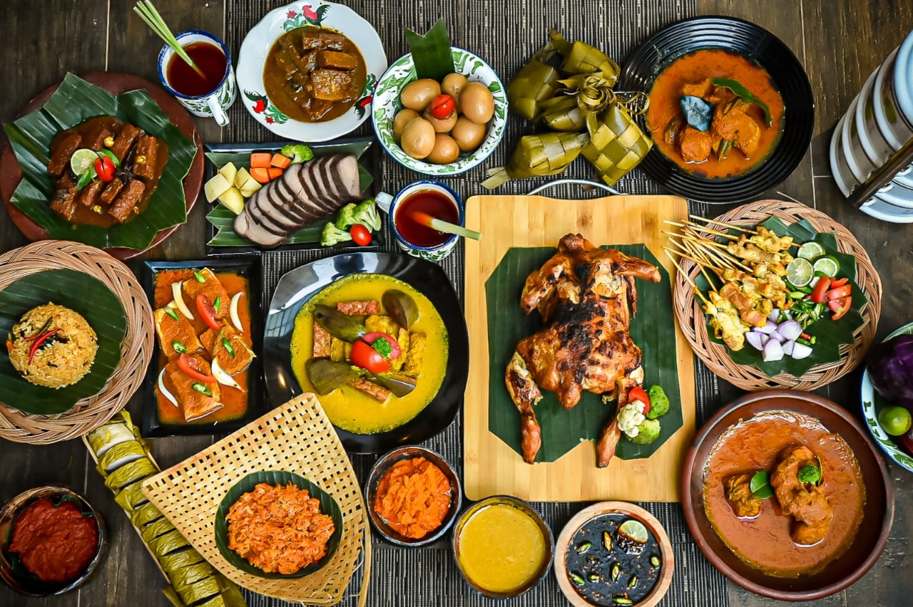 Hotel GranDhika Setiabudi Medan juga menawarkan paket makanan besekan lebaran ala bintang 4 empat yang dibuat khusus oleh tim kuliner.