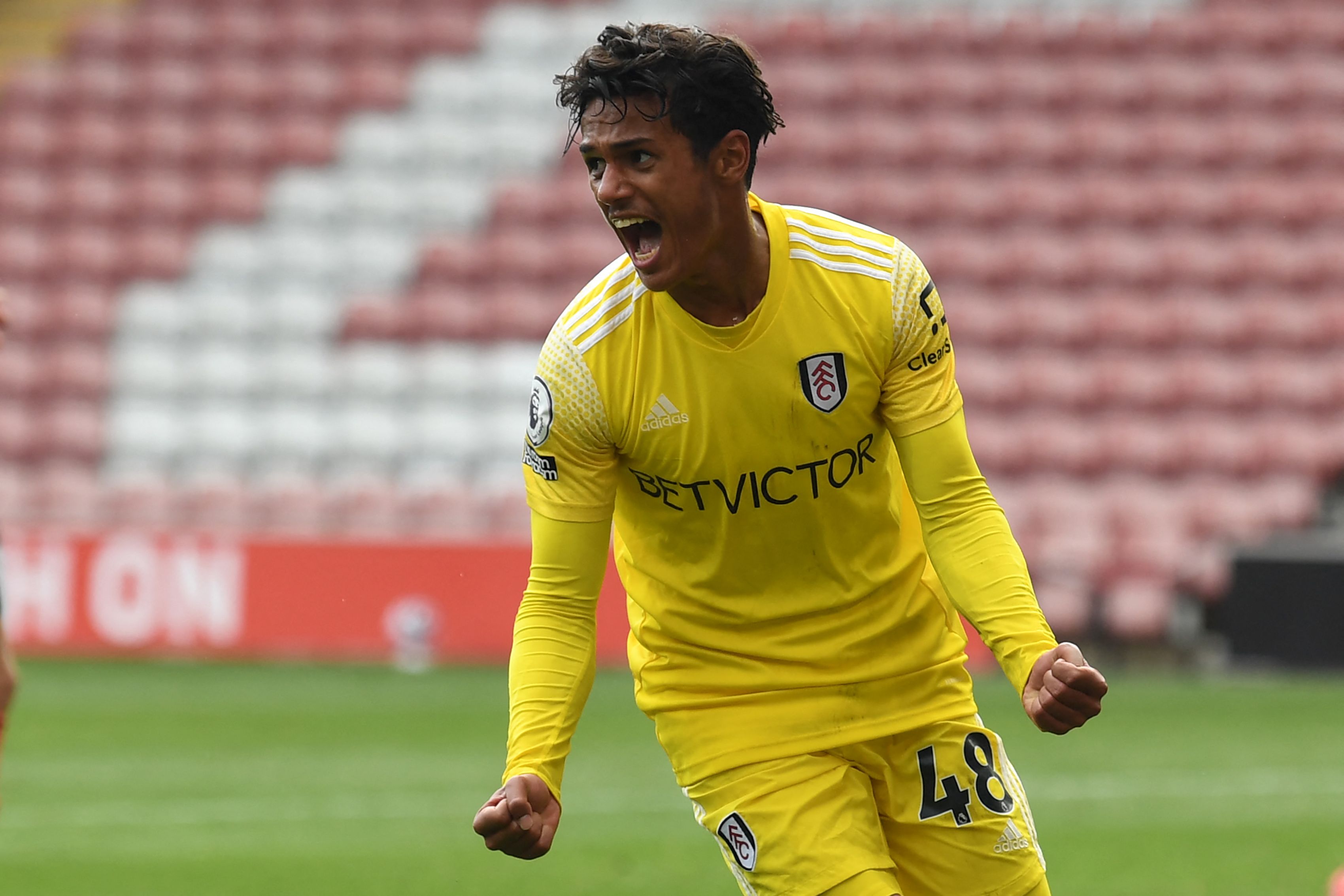 Pemain muda Portugal, Fabio Carvalho akan bergabung dengan Liverpool dari Fulham.