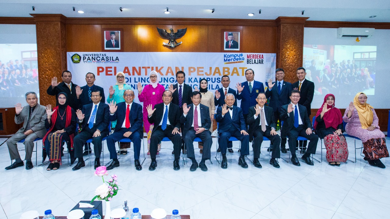 Universitas  Pancasila (UP) melantik sejumlah pejabat di lingkungan kampus UP, di Aula Nusantara Fakultas Hukum UP, Jakarta, Senin (30/5).