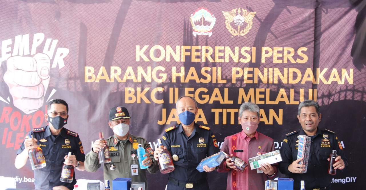 Kantor Wilayah Bea Cukai Jawa Tengah dan DIY melaksanakan konferensi pers.