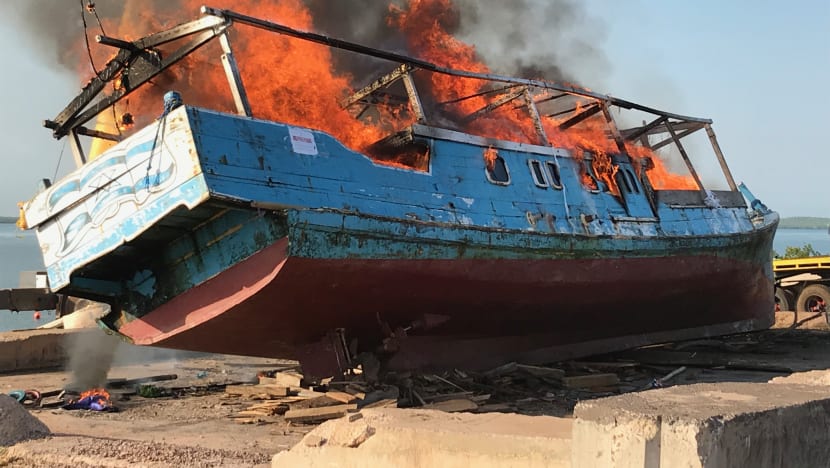 Kepal nelayan ilegal asal Indonesia ditangkap dan dibakar aparat Keamanan Perbatasan Australia. 