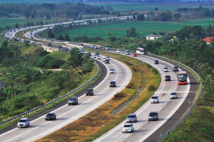 Volume Kendaraan di Tol Transjawa Melonjak, Terbanyak dari Cikampek