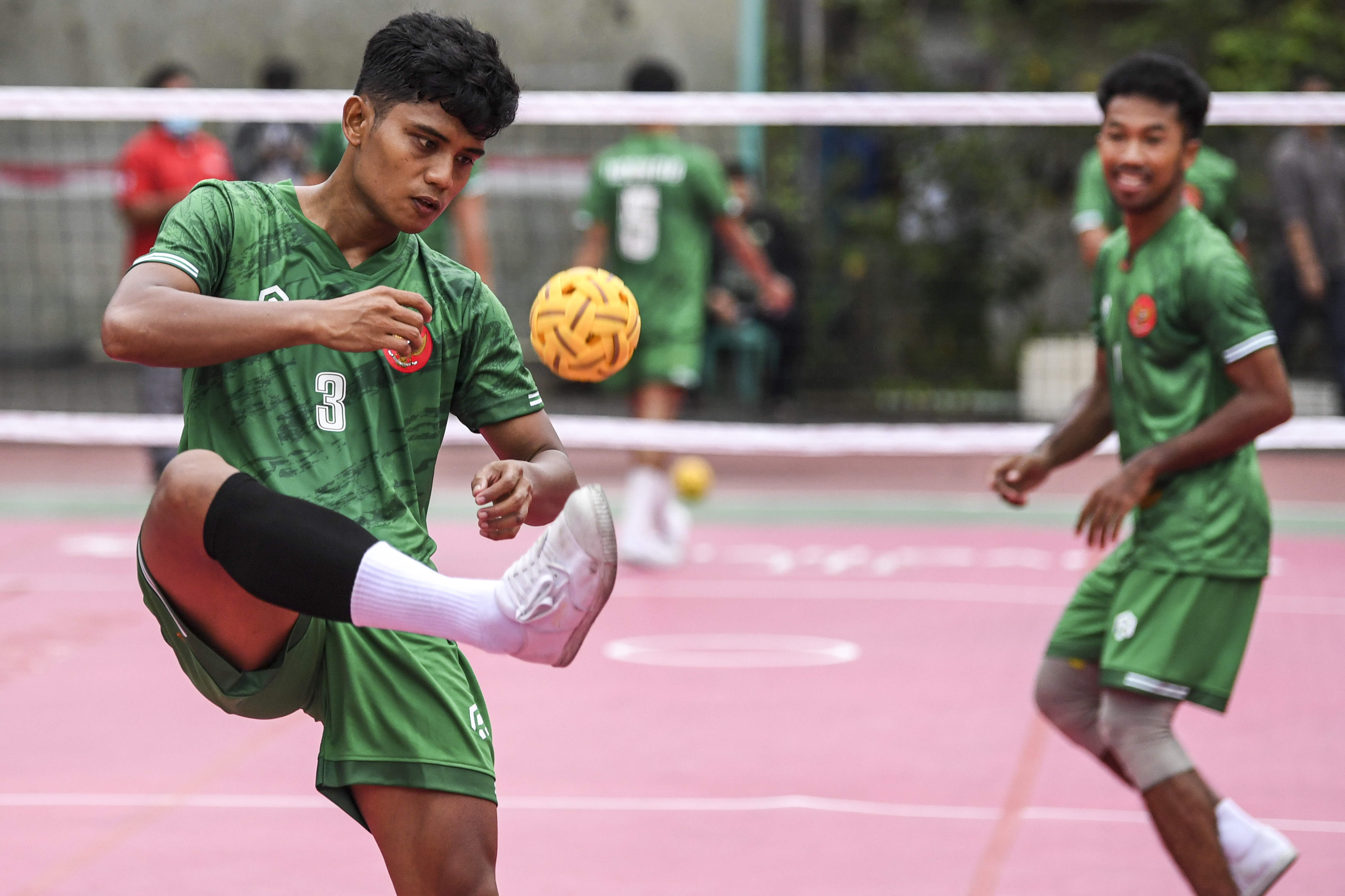 Atlet sepak takraw menjalanin pelatnas di Tanjung Priok, Jakarta Utara menjelasng SEA Games Vietnam.