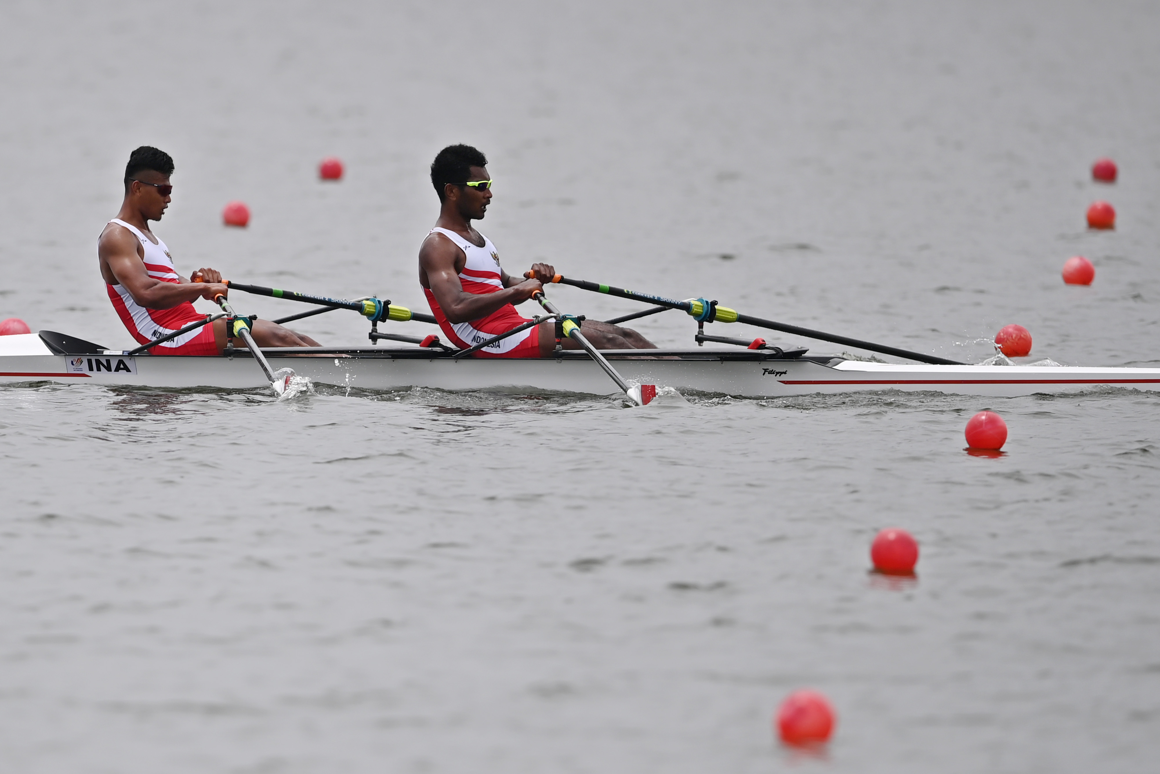Pedayung Indonesia Memo/Sulfianto berlomba di nomor lighweight man’s double sculls (LM2X). Mereka meraih emas di nomor tersebut