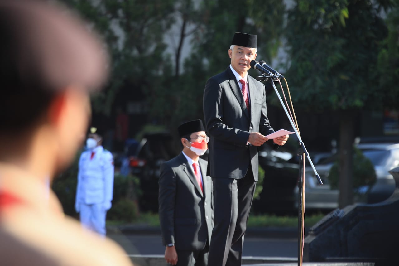 Ganjar, saat menjadi inspektur upacara peringatan Harkitnas 2022 di Lapangan Kantor Gubernur Jawa Tengah, Semarang, Jumat (20/5)