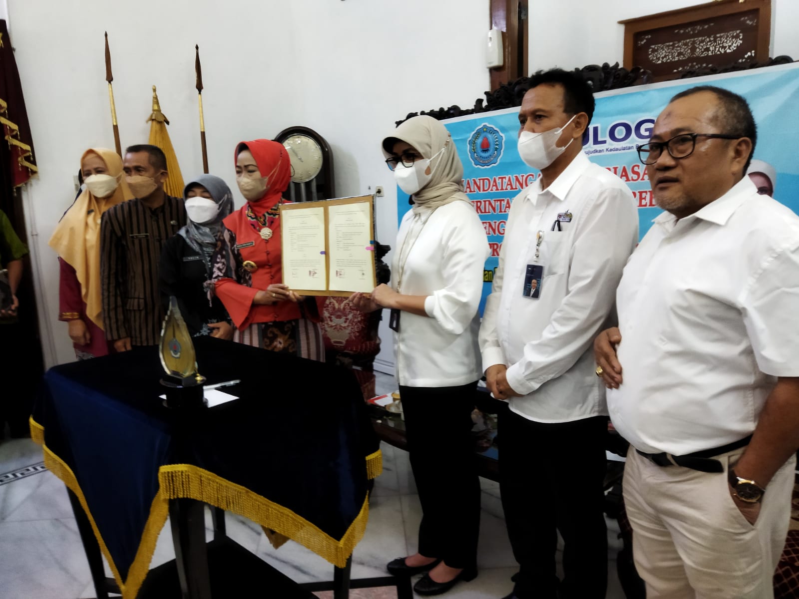 Bulog dan Pemkab Brebes Teken Kerja Sama Program Sergap