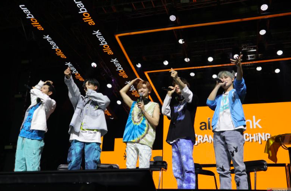 NCT Dream Tampil Enerjik di Istora Senayan