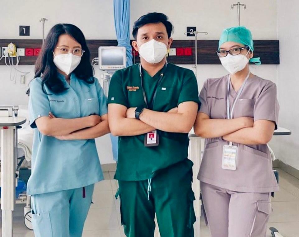 The Scrub Project mengajak beberapa tenaga kesehatan berprestasi yang berkontribusi di dalam dan luar dunia kesehatan. 