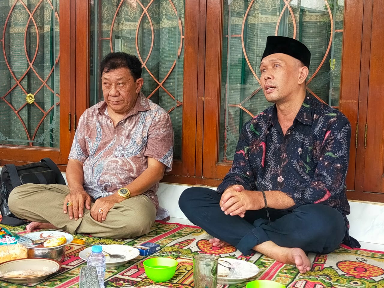 Wasekjen PBNU Isfandiari Mahbub Djunaidi (kanan) 
