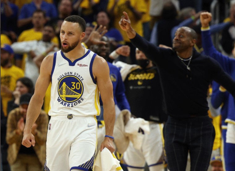 Pebasket Golden State Warriors Stephen Curry