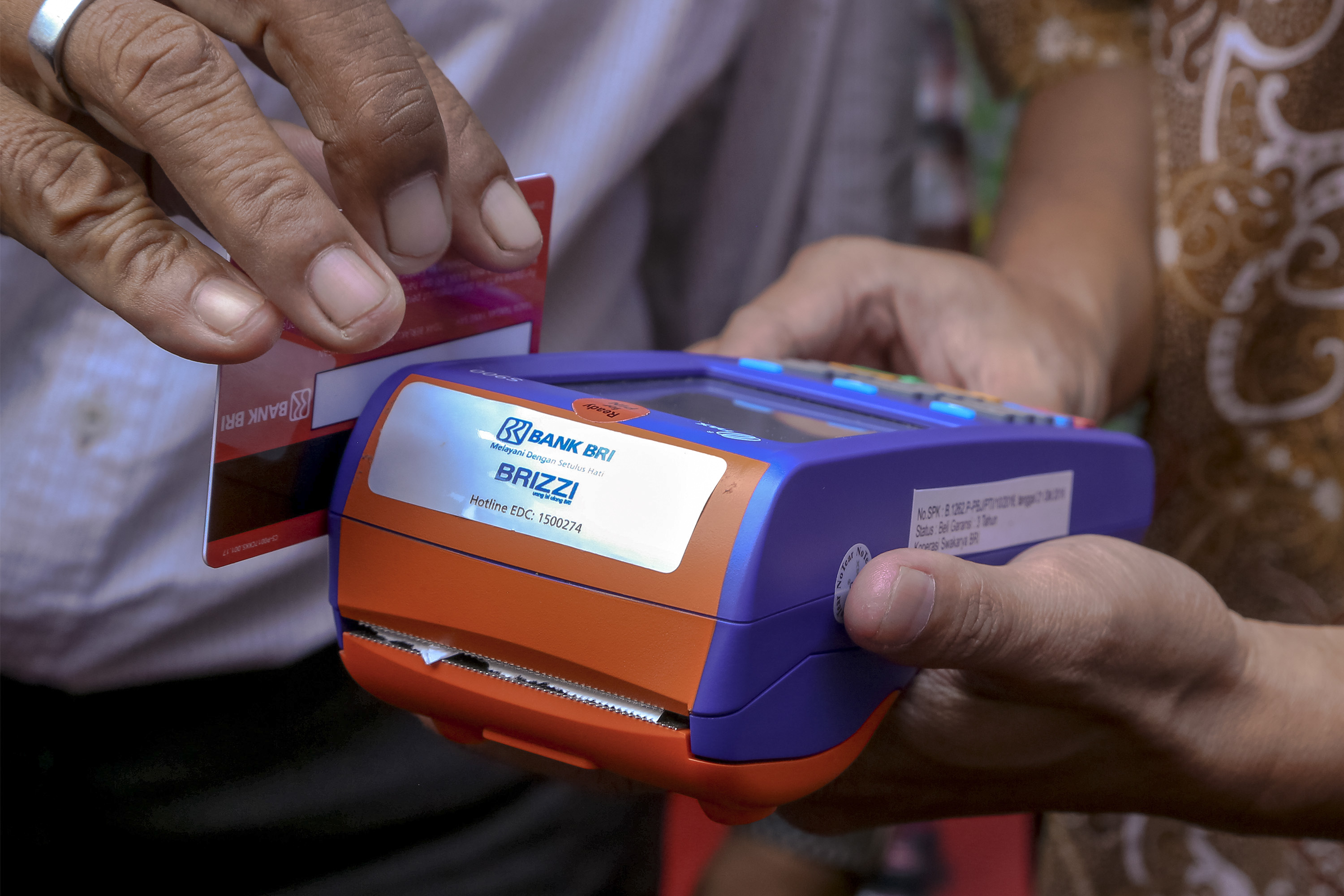 Sinergi Bank Raya dan BRI memajukan Agen BRILink guna mendongkrak pembiayaan Rp7,7 triliun.