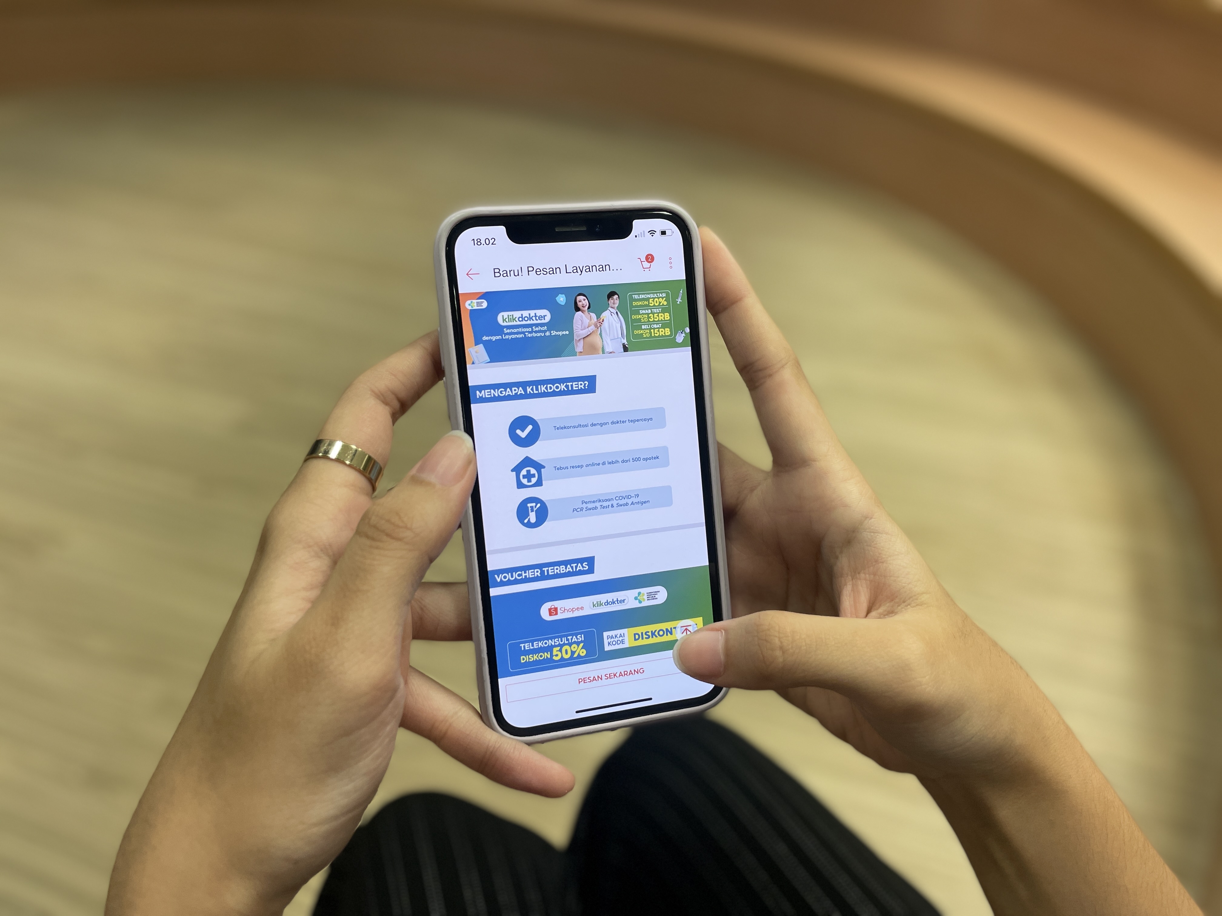 Aplikasi penyedia layanan konsultasi dengan dokter, KlikDokter, menjalin kerja sama digital dengan marketplace Shopee.