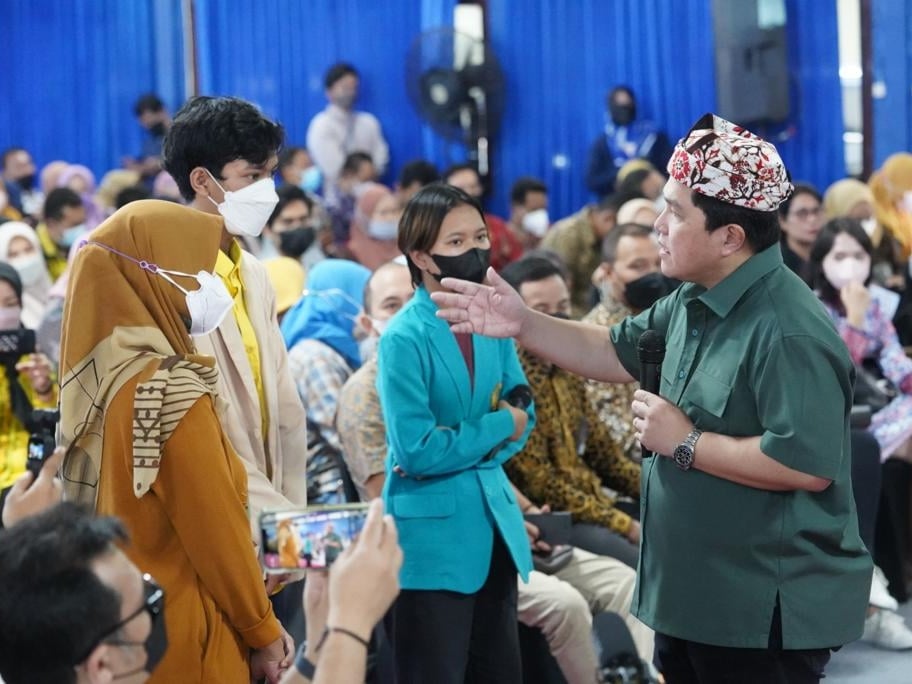 Erick Tohir memberikan kuliah umumnya di Universitas PGRI Banyuwangi, Jawa Timur, Minggu (15/5).
