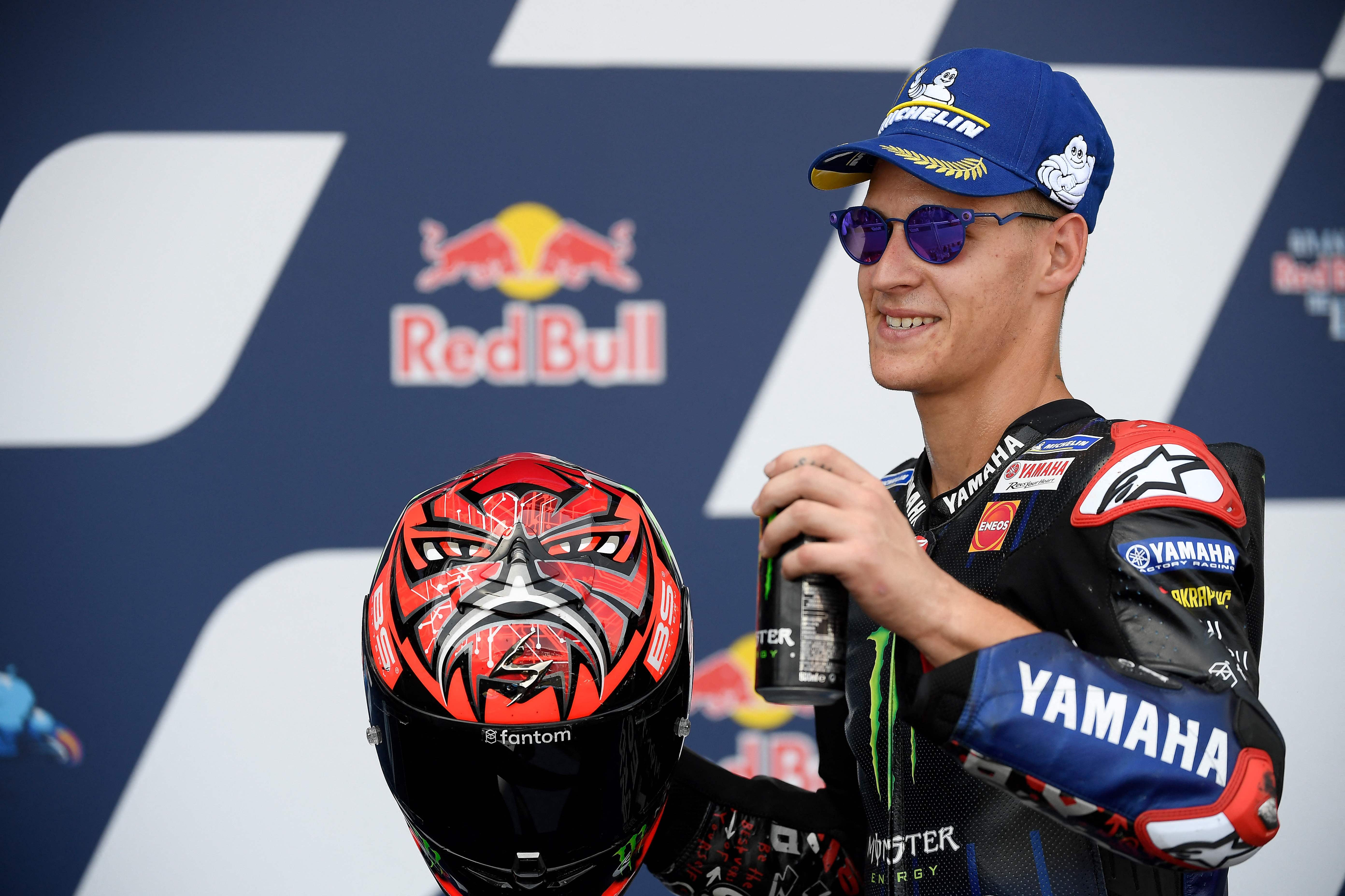 Pembalap Fabio Quartararo saat merayakan kemenangan di balapan MotoGP.