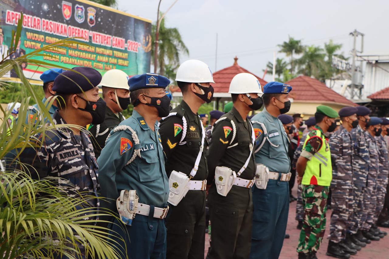  Pasukan Gabungan peserta Gelar Apel Pengamanan Malam Takbiran Polres Tegal Kota, Minggu (1/5/2022)
