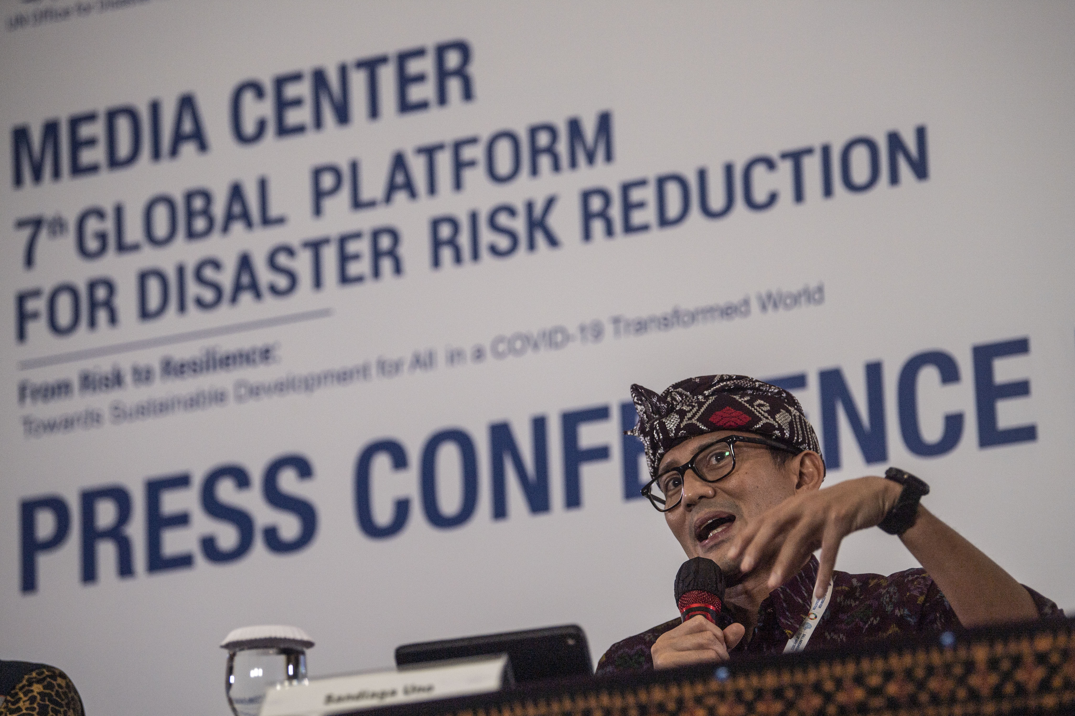 Menteri Pariwisata dan Ekonomi Kreatif Sandiaga Uno saat memberikan keterangan pers di sela Global Platform for Disaster Risk Reduction