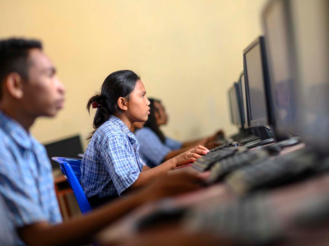 Program tersebut mulai dari beasiswa, peningkatan kapasitas guru, memperkuat akses pendidikan, hingga infrastruktur.