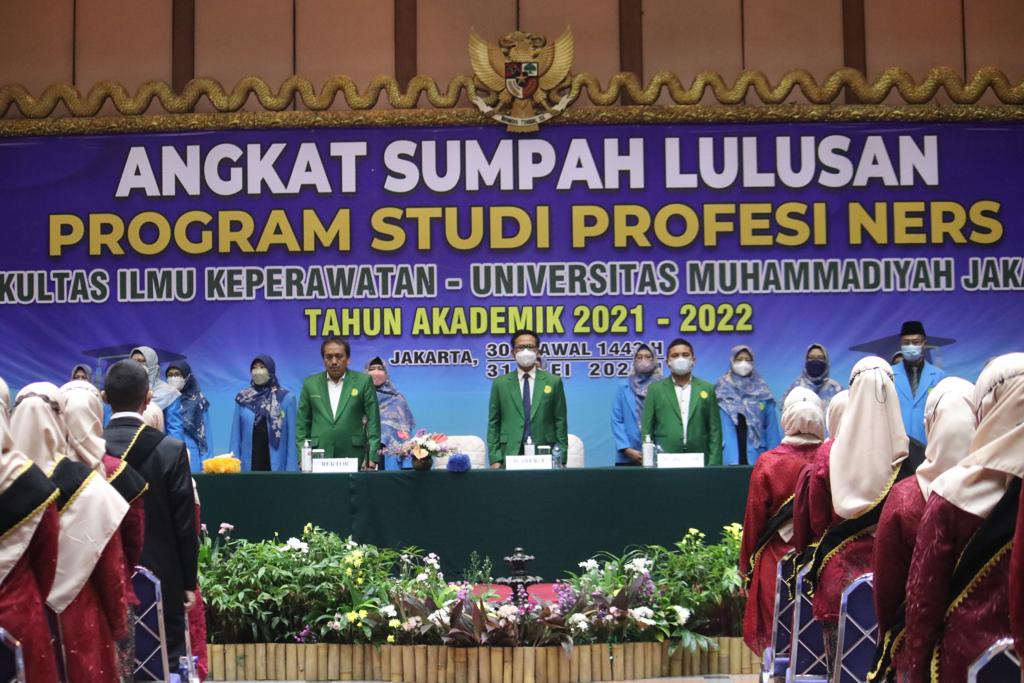 Prosesi angkat sumpah lulusan Program Studi Ners FIK Universitas Muhammadiyah Jakarta