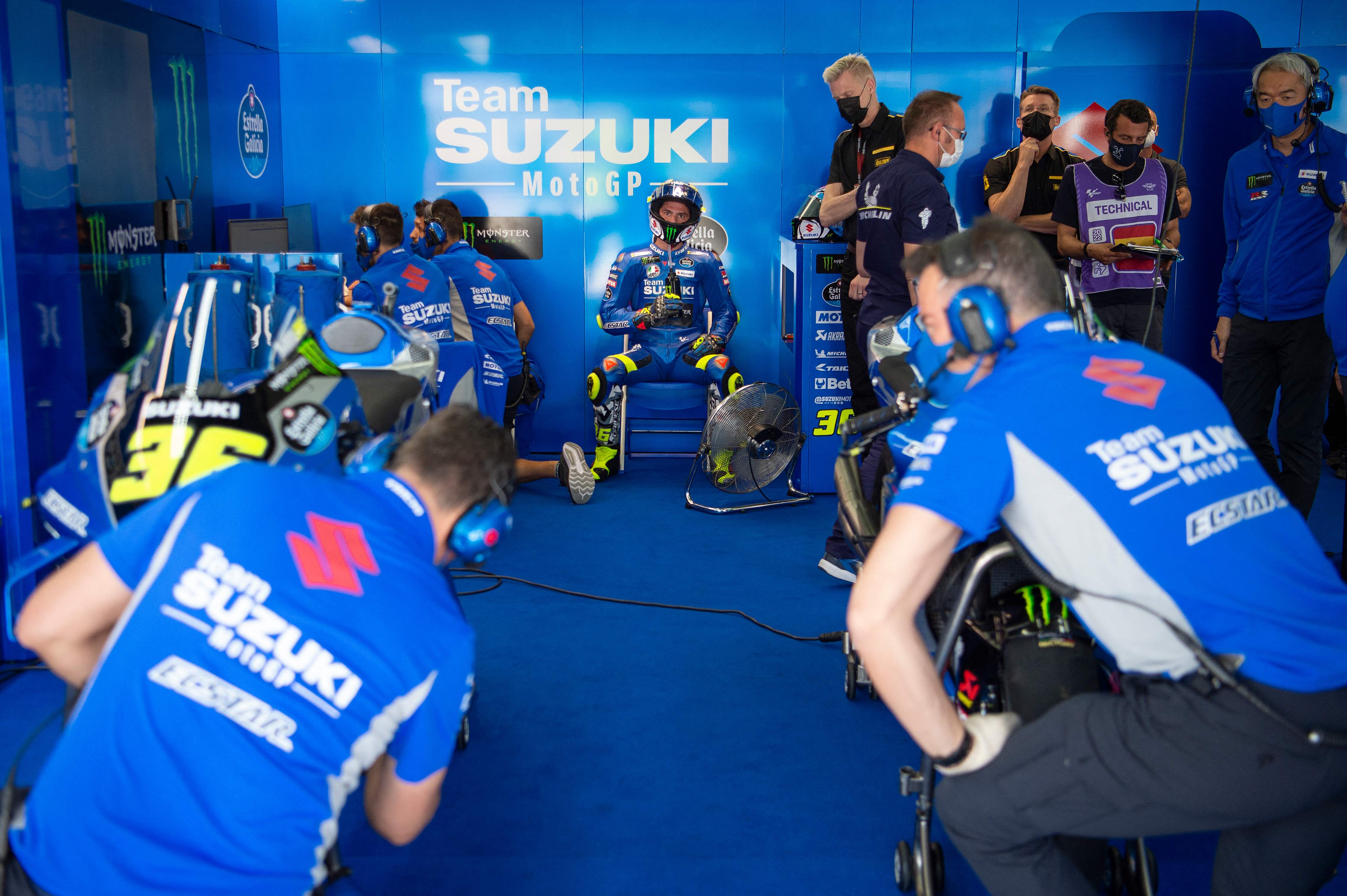 Team Suzuki mengumumkan mundur dari ajang MotoGP pada akhir musim ini.