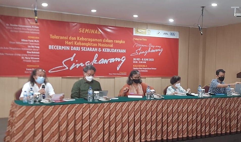 Para pembicara Seminar “Toleransi dan Keberagaman. dalam Rangka Hari Kebangkitan Nasional: Becermin dari Sejarah dan Kebudayaan Singkawang.