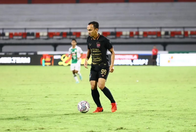 Pemain PSIS Rachmat Hidayat