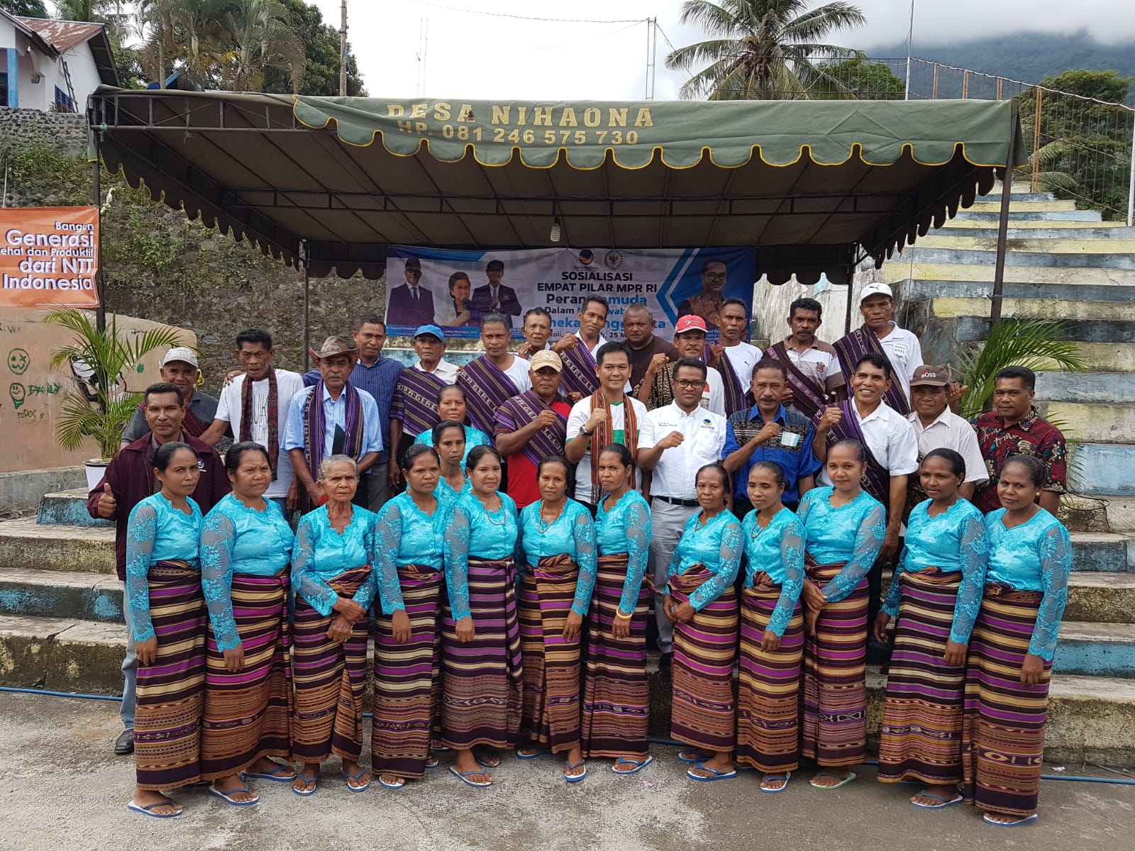 ANGGOTA MPR RI dari Fraksi Nasdem, Mohammad Haerul Amri bersama masyarakat Flores Timur