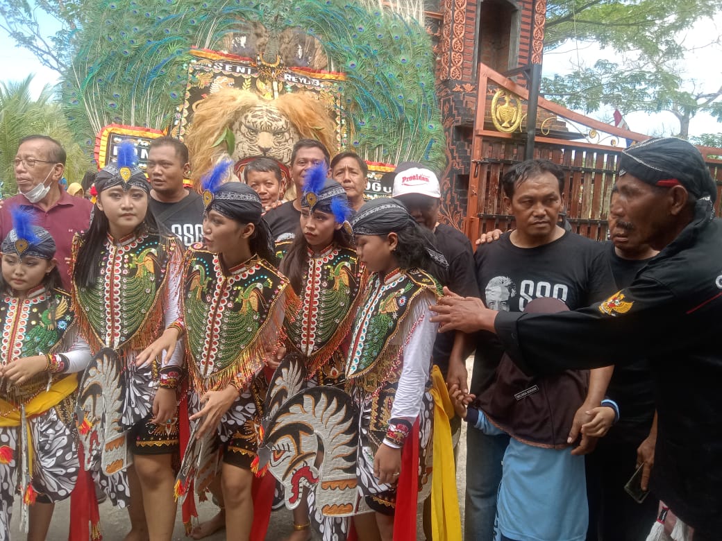 Deklarasi dimeriahkan dengan seni budaya reog, di Pendopo Sukopuri Kelurahan Landasan Ulin Utara, Banjarbaru, Kalsel, Sabtu (28/5)